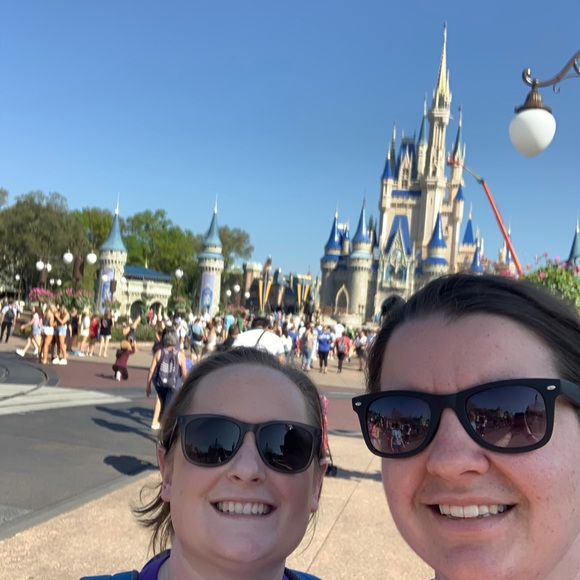 Meet your Posher, Courtney - Picture 1 of 1